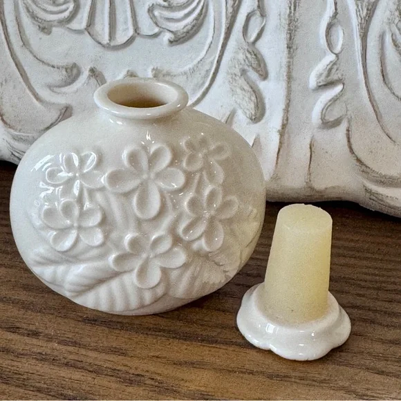 Lenox Perfume Bottle with Stopper - Picture 2 of 8